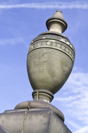 undercliffe urn 6 sm.jpg